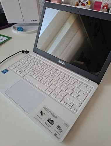 Ordenador Asus Eebook - Imagen 5 de 9