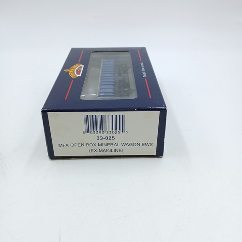 Bachmann 33-025 MFA Open Box Mineral Wagon in EWS ex-Mainline Blue Livery - Picture 4 of 7