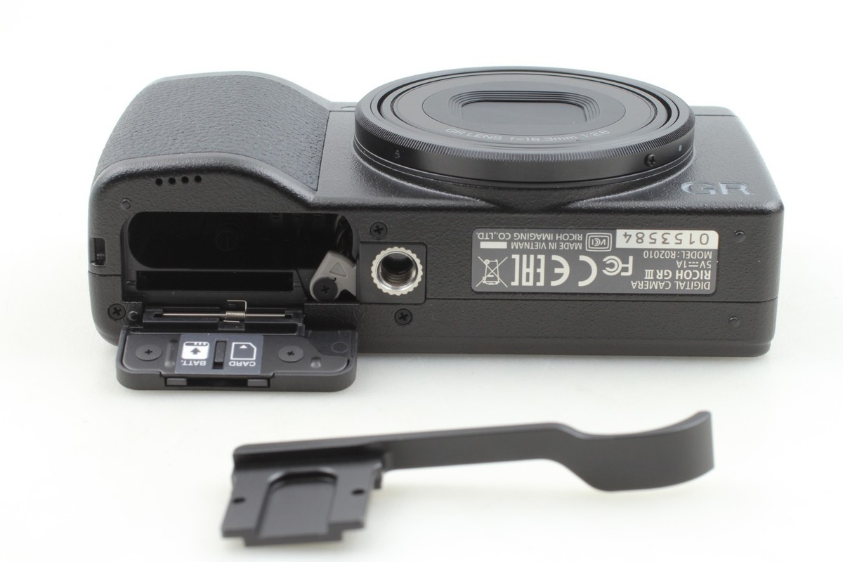 SH:43 [ Top MINT in Box ] RICOH GRIII 24.2MP APS-C Digital
