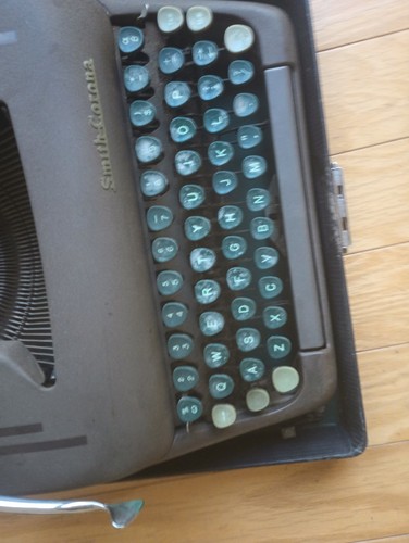 Smith Corona Silent Portable Typewriter Some Key Letter Fade Intl Sale - Picture 3 of 4