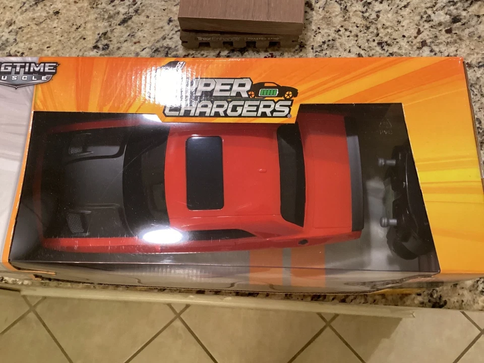 Jada R/C BIGTIME MUSCLE HYPER CHARGERS CHALLENGER SRT HELLCAT - UNOPENED - Image 2 of 4