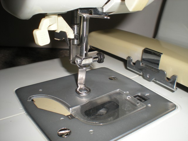 Husqvarna Viking Huskystar EM40 Sewing Machine EBay Mesmerizing Huskystar 215 Sewing Machine Reviews Husqvarna Viking Huskystar EM40 Sewing Machine EBay Mesmerizing Huskystar 215 Sewing Machine Reviews
