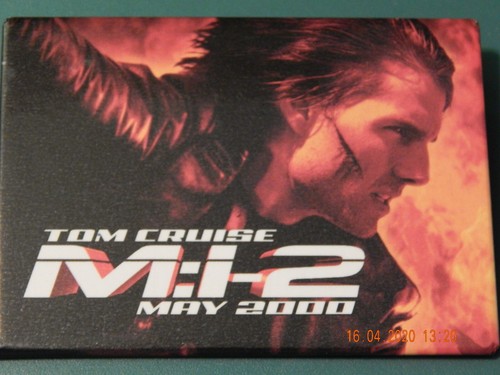 TOM CRUISE M:I-2 MAY 2000 MISSION IMPOSSIBLE MOVIE POSTER PIN BUTTON - Picture 2 of 4
