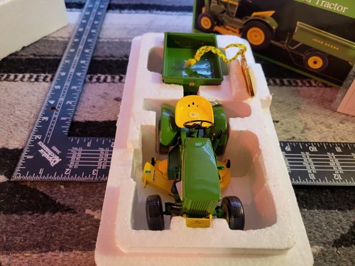 Ertl John Deere Model 110 Lawn & Garden Tractor 1/16 Diecast Replica Collectible - Picture 5 of 11