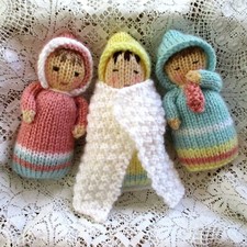 TINY KNITTED BABIES - 5" BABY DOLL DK KNITTING PATTERN by Toyshelf