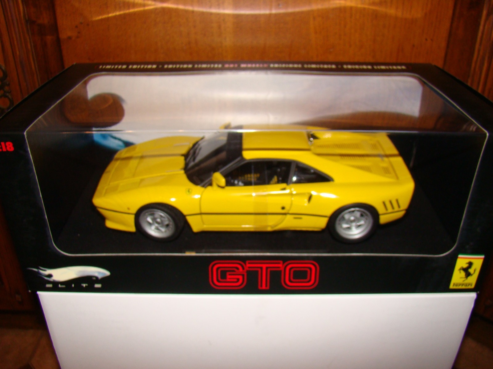 FERRARI 288 GTO JAUNE ELITE 1/18 EME LIMITED EDITION SUPERBE ET RARE FERRARI 288 GTO JAUNE ELITE 1/18 EME LIMITED EDITION SUPERBE ET RARE