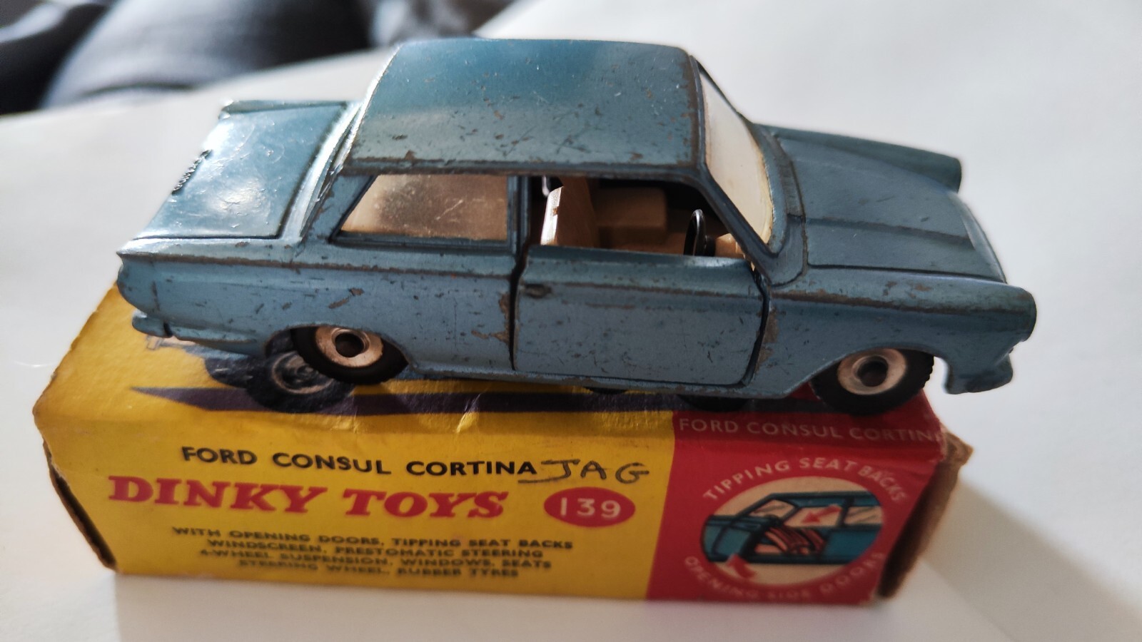 Dinky 139, Ford Cortina - Free Price Guide & Review