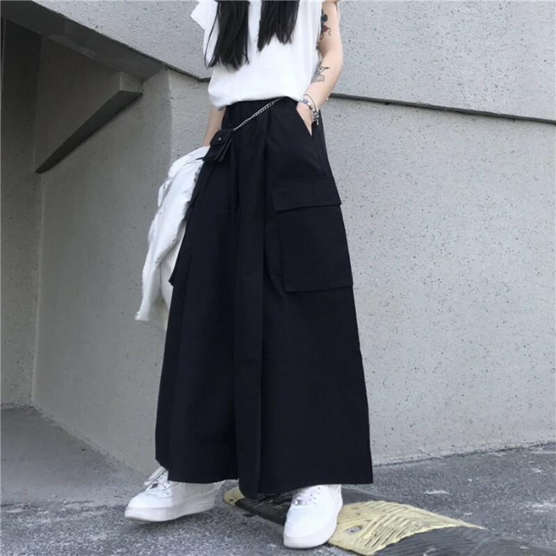 Japanese women Yohji Yamamoto style 