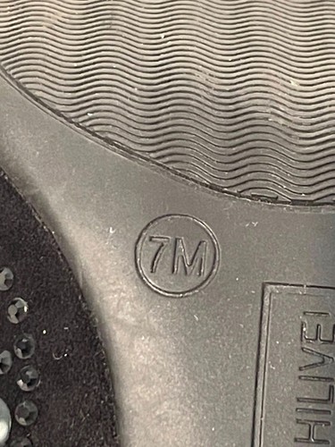 Isaac Mizrahi Live! Suede Pumps with Embellishments Black Size 7M - Picture 4 of 7