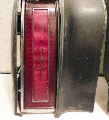 1977 CUTLASS SUPREME TAIL LIGHTS - Bild 2 von 4