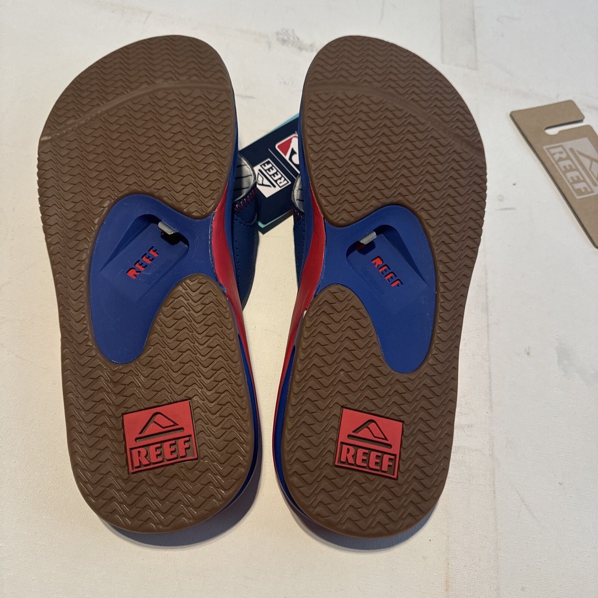 Reef Fanning MLB Chicago Cubs Bottle Opener Blue Sandals Men  display picture 3