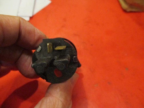 CHEVROLT-GMC- GM--1982-1986 NEW-Washer Pump - Picture 2 of 2