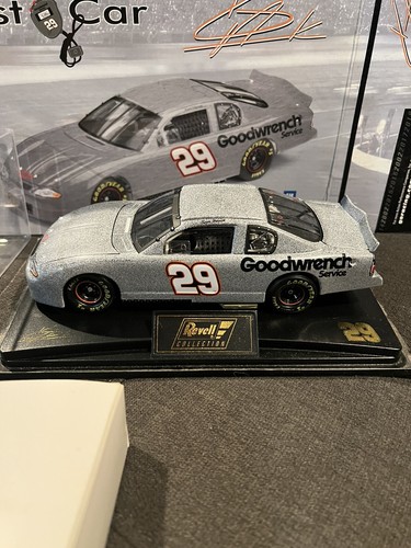 KEVIN HARVICK 2002 Revell #29 Goodwrench Service Test Car 1/24  - Picture 5 of 10