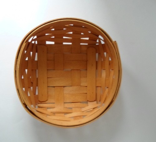 Longaberger Basket 2001" Small Catch-all Basket - Picture 4 of 5