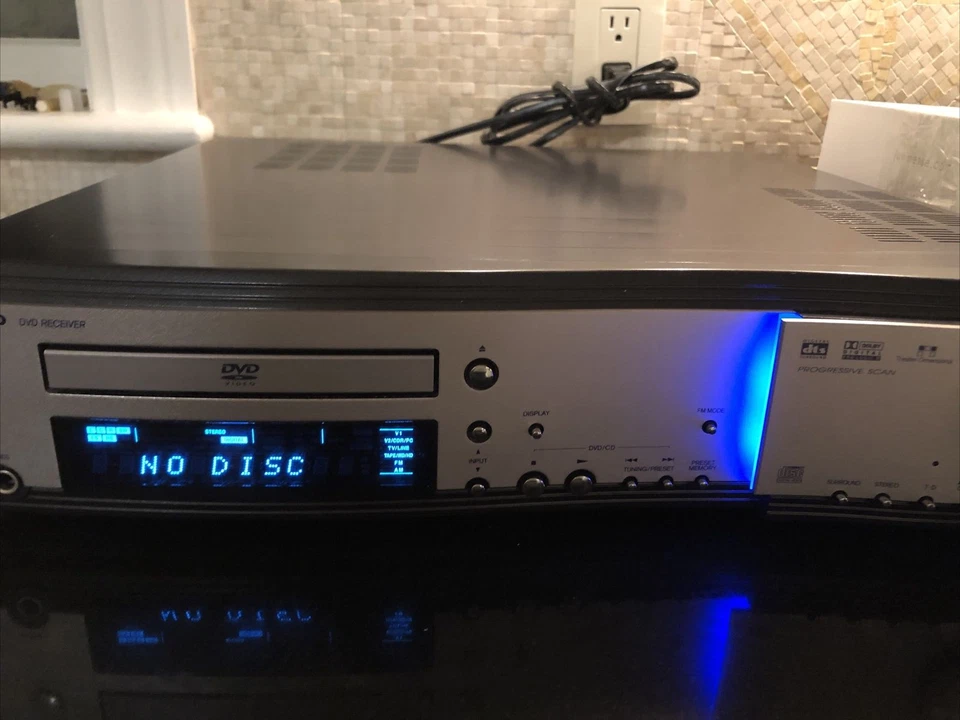 Como Nuevo Onkyo DR-S2.2 DVD Dolby Receptor de Escaneo Progresivo Reproductor de DVD y Control Remoto Onkyo Foto 4 de 4