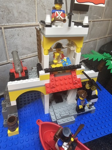 Lego Pirates 6263 Imperial Guards 1995 100% Complete w/ Box and Manual Retired  - Picture 3 of 16