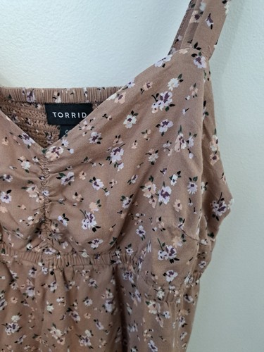 Cami floral rosa con tiras Torrid para mujer talla 00 - Imagen 3 de 6