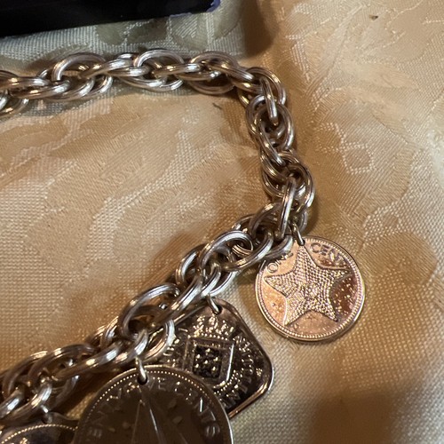 The Franklin Mint Golden Caribbean Coin Necklace 24K Gold Plated 14 Coins W/box - Picture 8 of 12