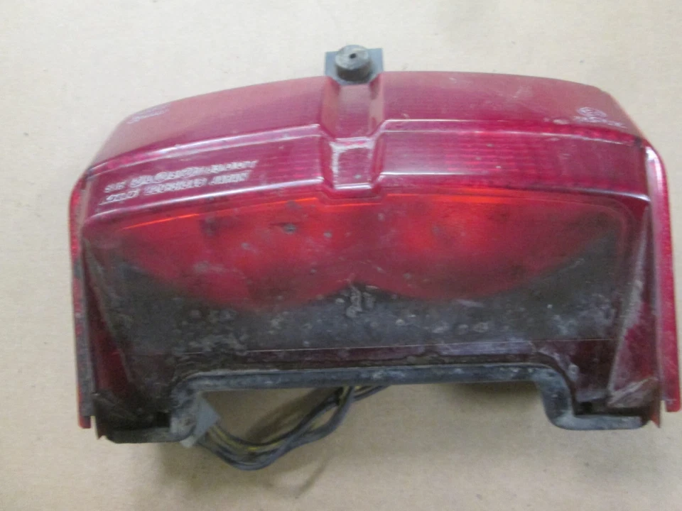 Conjunto de unidad de luz trasera Yamaha 1984-1993 FJ1100 FJ1200 47M-84710-60-00 PROBADO Foto 3 de 4