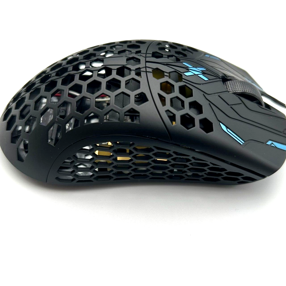 Finalmouse UltralightX Phantom Tiger (L) Wireless from Japan