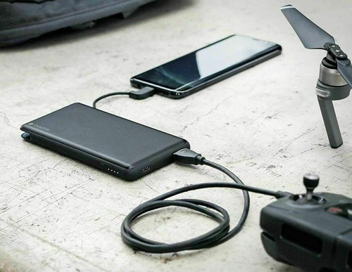 Mophie Powerstation Plus 6000mAh Powerbank with Bullt-in USB-C Connector - Black - Picture 6 of 8