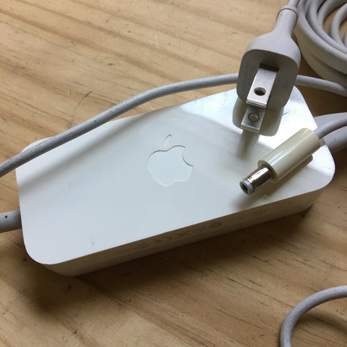 Genuine Apple A1202 12V 1.8A AC Adapter for Airport Extreme Base Station 22W