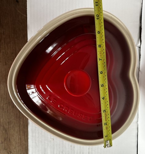 LE CREUSET Heart Shaped Stoneware Casserole 2.5 Quart - Picture 4 of 9