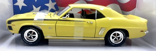 Ertl American Muscle 1/18 Scale Diecast 7367 - 1969 Chevrolet Camaro Z28 Yellow - Picture 3 of 5