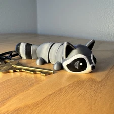Cute 3D Printed Raccoon Keychain – Flexible Animal Key Ring, Fidget Toy Gift