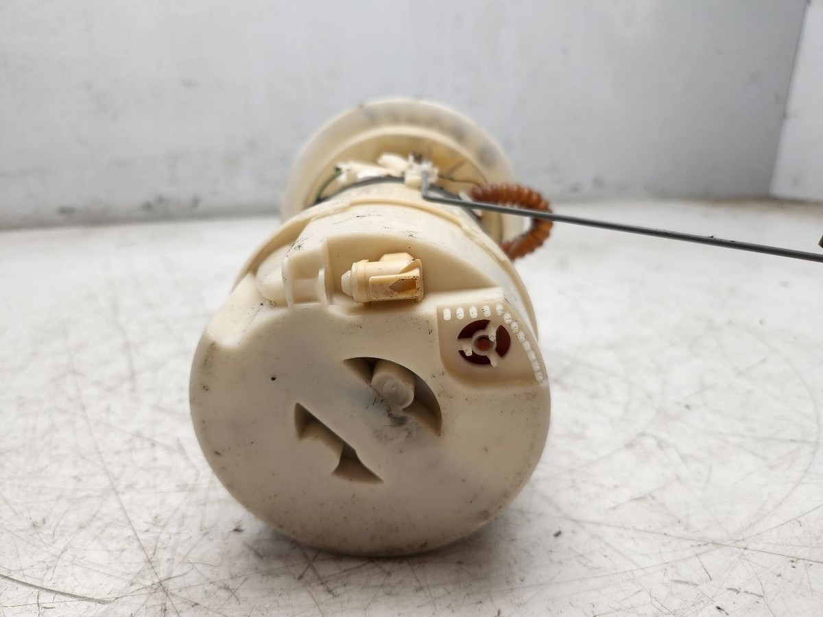 2004-2009 Mazda 3 Fuel Pump Assembly Tank Mounted Canada Market