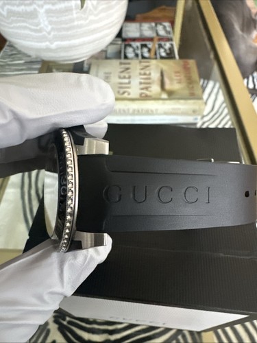 Gucci YA136323 Dive 40MM Men's Black Rubber Watch - Picture 7 of 10