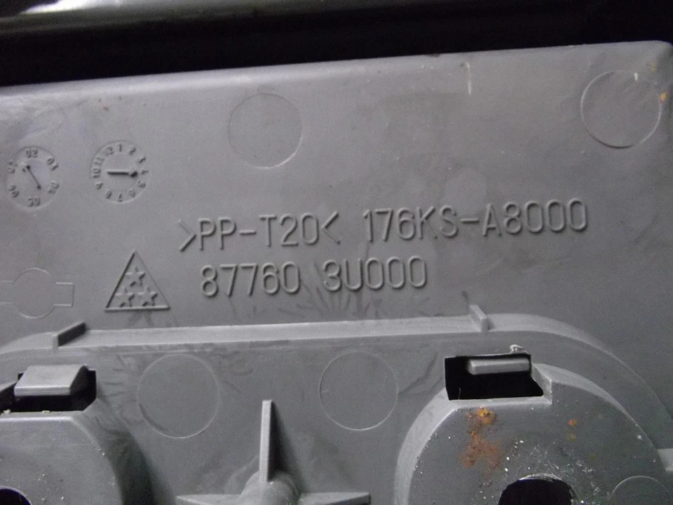 Apoio de braço Nissan Cube 877603u000 Mk2 2002-2008F - Imagem 3 de 4