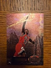 1997-98  Metal Universe  #83  Scottie Pippen Team: Chicago Bulls