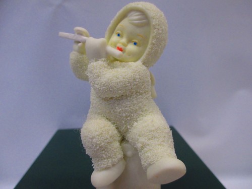 “I’ll Play a Christmas Tune” Snowbabies by Dept. 56 (#68801) - Picture 13 of 14