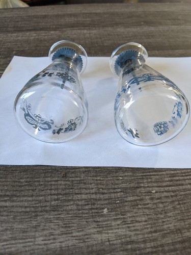 JUEGO COCTELERA DE SAL Y PIMIENTA DE VIDRIO AZUL PYREX OLD TOWN DE COLECCIÓN ENVÍO GRATUITO A EE. UU. - Imagen 4 de 4