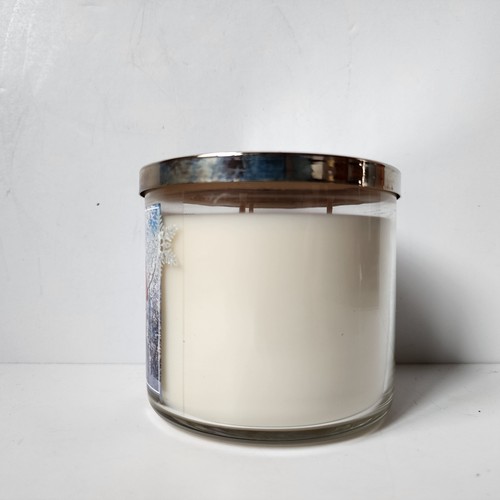 Bath & Body Works Winter Scented Jar Candle 14.5 Oz White 3 Wick - Picture 2 of 7