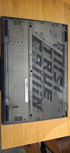 MSI Cyborg 15 A12VF i7 RTX 4060 Gaming Laptop – Spares or Repairs - Afbeelding 6 van 17