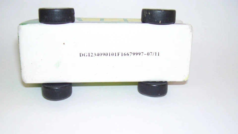 Camión de basura de madera 2011 Foto 3 de 3