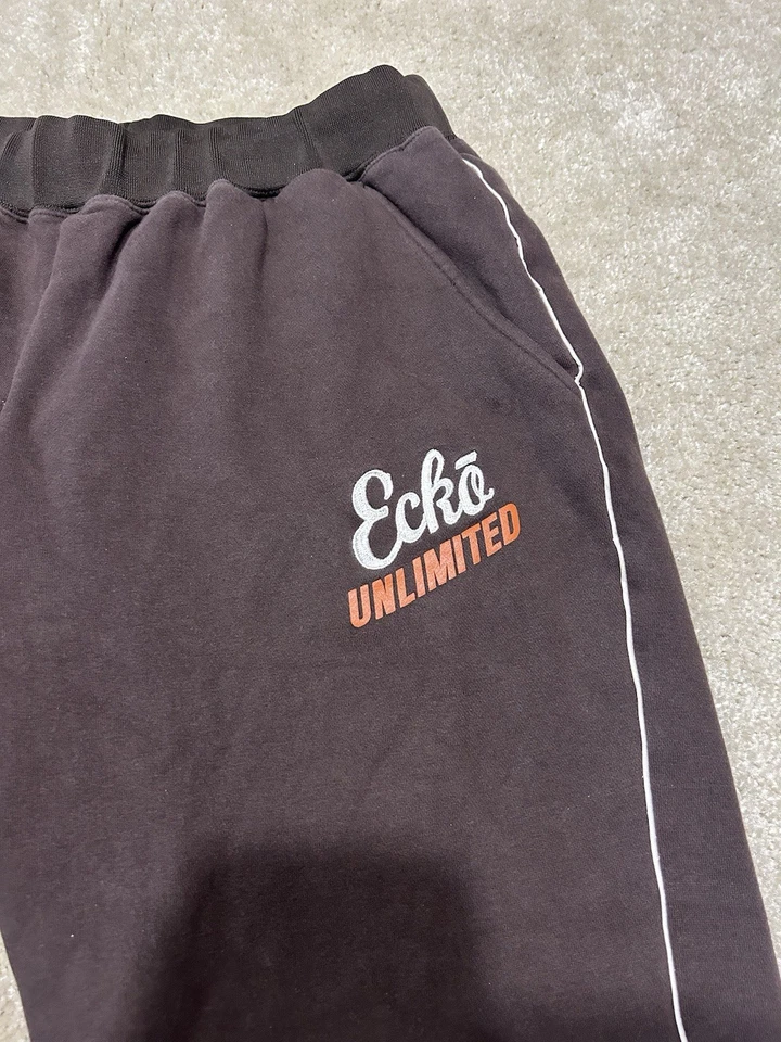 Calça de Moletom Masculina Vintage Ecko Unltd Lã Marrom Grande Perna Larga Baggy - Imagem 4 de 4