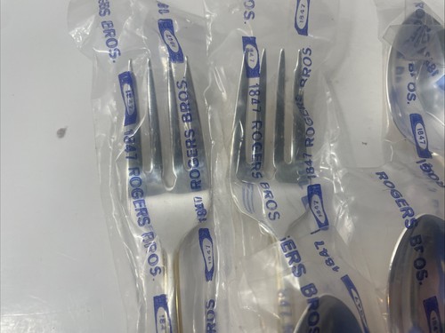 NEW Rogers Bros. 1847 Flatware Replacement 8 Spoons 2 Forks Gold Trim Sealed - Picture 4 of 9