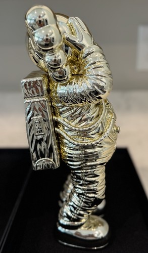 KAWS Holiday Space Gold, Black & Silver Figure MTV Moonman Trophy Pre-Owned - Picture 20 of 24