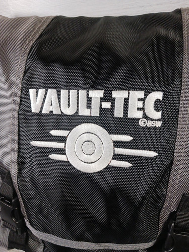 Borsa Messenger Fallout Vault Tec Bethesda Fallout 3 Promo Merchandise 2015 - Foto 4 di 24