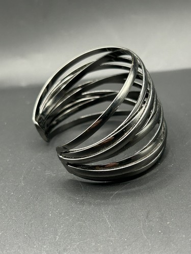 Criss Cross Pattern Cuff Bracelet Silver Tone Gunmetal - Picture 4 of 6