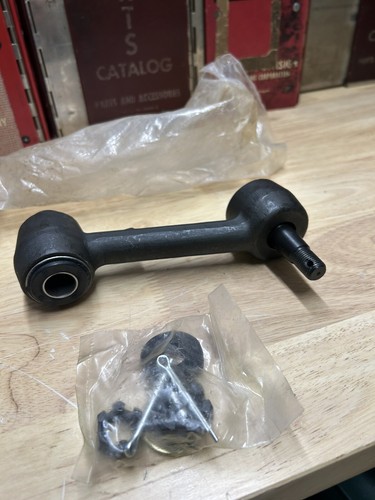 NORS 1965 - 1966 Ford Mustang Idler arm Manual / Power Steering - Picture 4 of 4