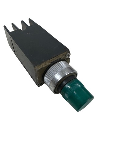 CUTLER-HAMMER E29TA 120V OILTIGHT PRESTEST GREEN LIGHT *SALE* - Picture 3 of 3