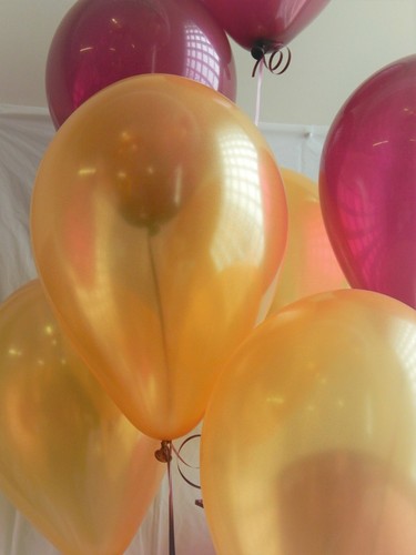Globos de Borgoña Globos de Oro Globo de Graduación Oro y Látex de Borgoña - Imagen 2 de 4