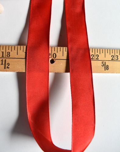 RED GROSGRAIN WIRE RIBBON 4.9 YARDS X 1 INCH WIDE - Picture 2 of 2