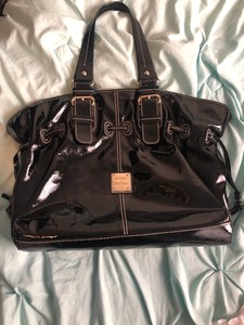 DOONEY-amp-BOURKE-CHIARA-DRAWSTRING-TOTE-BLACK-PATENT-LEATHER-LARGE-HANDBAG
