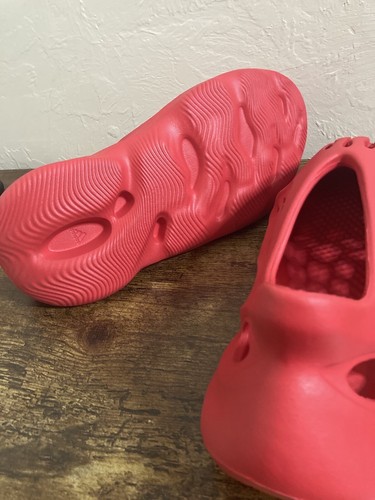 Men’s Size 6 Yeezy Foam Runner Vermillion RNNR Foamrunner - Picture 5 of 5