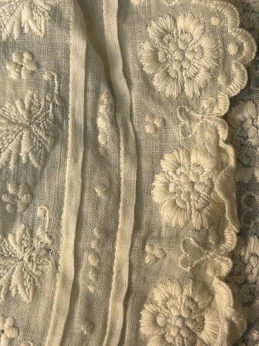 Antique Cotton Baby Bonnet W/ Ties Dainty Flowers Cream - Picture 7 of 10